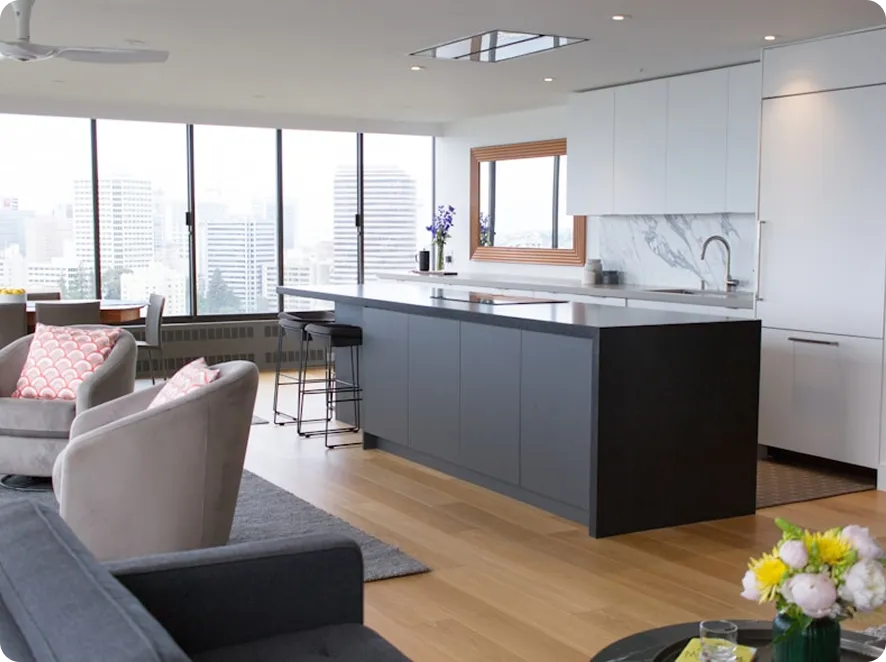 Modern open-plan kitchen and living space for enterprise corporate programmes
